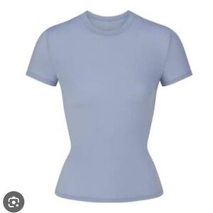 NWT Skims fits everybody t-shirt in slate M